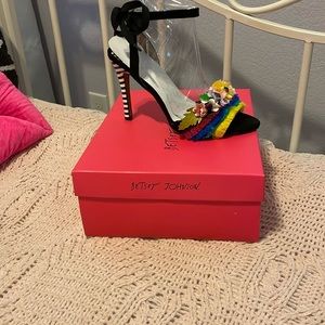 Good quality brand new Betsy Johnson heels